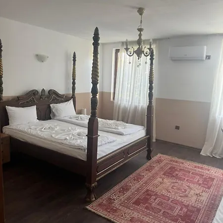 Otel комлекс кристо